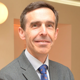 Ernesto Lluch